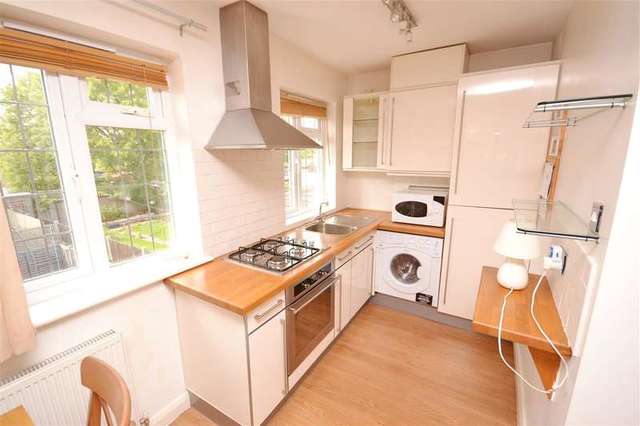  Image of 2 bedroom Maisonette to rent in Harrow View Harrow HA1 at Greenhill, HA1 1RG