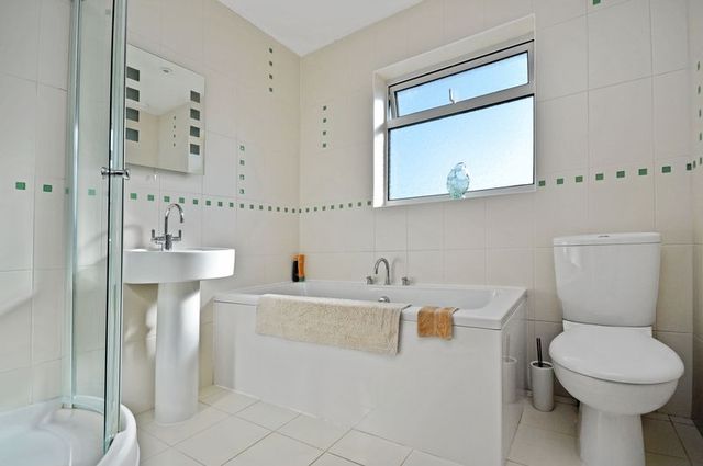  Image of 3 bedroom Semi-Detached house for sale in Heather Road Milton Abingdon OX14 at Heather Road  Milton, OX14 4EX