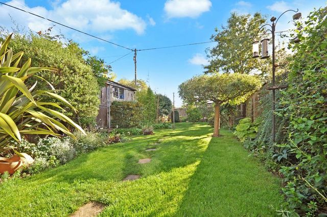  Image of 3 bedroom Semi-Detached house for sale in Heather Road Milton Abingdon OX14 at Heather Road  Milton, OX14 4EX