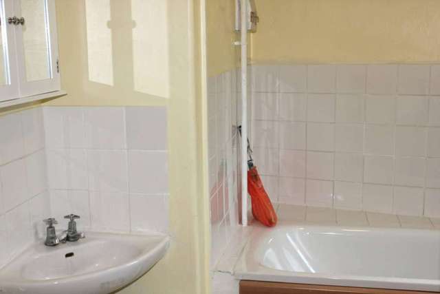  Image of 1 bedroom Apartment to rent in Henley Close St. Marychurch Street London SE16 at Henley Close, St Mary`s Church Street Rotherhithe London, SE16 4JB
