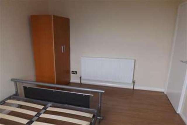  Image of 1 bedroom Flat to rent in High Road Leyton London E10 at London, E10 5PS