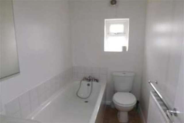  Image of 1 bedroom Flat to rent in High Road Leyton London E10 at London, E10 5PS