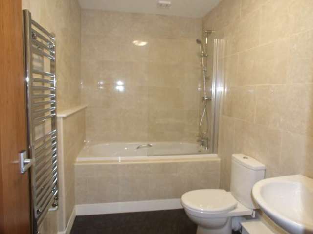  Image of 1 bedroom Apartment to rent in High Street Epsom KT19 at High Street  Epsom, KT19 8AH