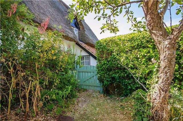  Image of 3 bedroom Cottage for sale in High Street Little Shelford Cambridge CB22 at Little Shelford, CB22 5ES