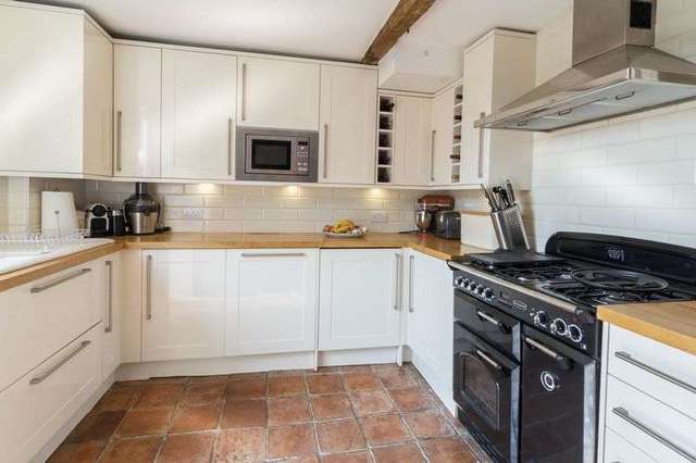  Image of 3 bedroom Detached house for sale in High Street Markyate St. Albans AL3 at High Street Markyate Markyate, AL3 8PB