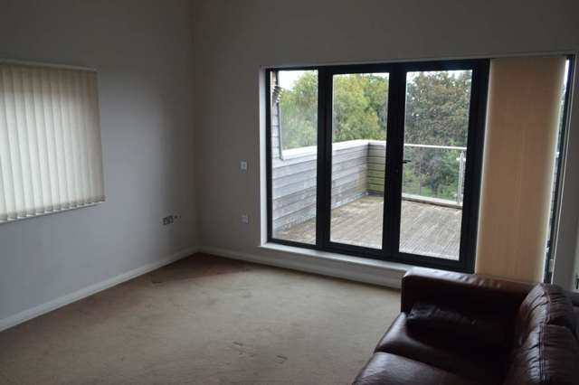  Image of 3 bedroom Apartment to rent in High Street Shoeburyness Southend-on-Sea SS3 at High Street Shoeburyness Southend On Sea, SS3 9AP