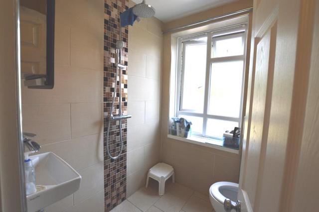  Image of 3 bedroom Maisonette for sale in Highbury New Park London N5 at London, N5 2DN