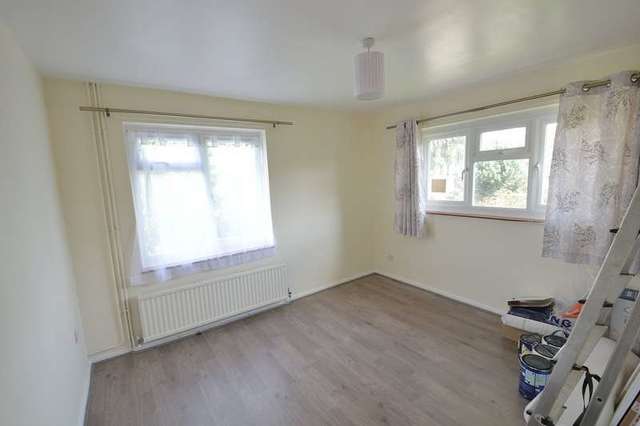  Image of 2 bedroom Flat to rent in Hiltingbury Road Chandler