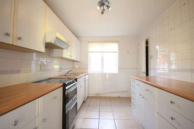  Image of 3 bedroom Detached house for sale in Holbeck Bracknell RG12 at Holbeck  Bracknell, RG12 8XG
