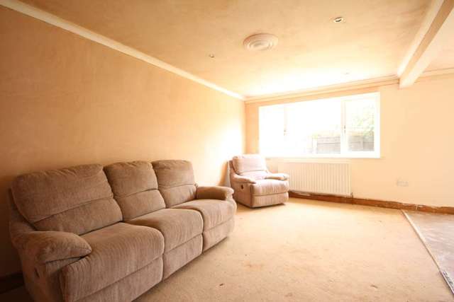  Image of 3 bedroom Detached house for sale in Holbeck Bracknell RG12 at Holbeck  Bracknell, RG12 8XG