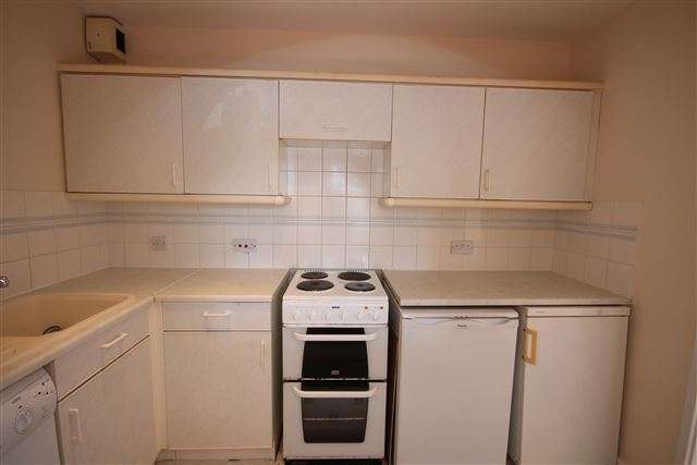  Image of Flat to rent in Holm Oak Park Hagden Lane Watford WD18 at Holme Oak Park Hagden Lane Watford, WD18 0XQ