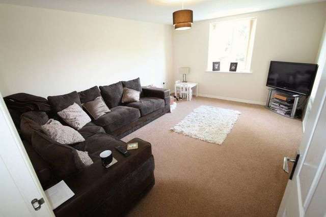  Image of 2 bedroom Flat to rent in Holyhead Road Darlaston Wednesbury WS10 at Holyhead Road Wednesbury Darlaston, WS10 7DQ