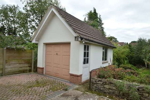  Image of 3 bedroom Detached house for sale in Keble Road Chandler
