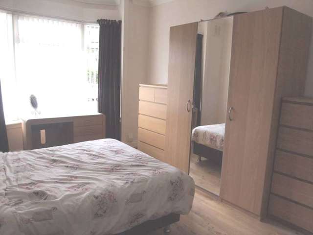  Image of 3 bedroom Flat for sale in Kingsbridge Drive Glasgow G44 at Kingsbridge  Drive Kingspark Glasgow, G44 4JS