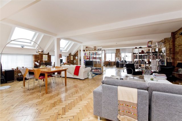  Image of 2 bedroom Flat to rent in Kingsland Road London E2 at London  Haggerston, E2 8DL