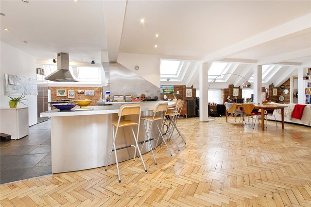  Image of 2 bedroom Flat to rent in Kingsland Road London E2 at London  Haggerston, E2 8DL