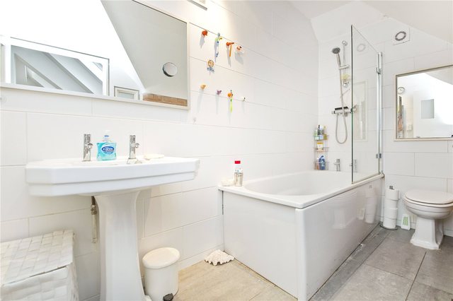 Image of 2 bedroom Flat to rent in Kingsland Road London E2 at London  Haggerston, E2 8DL