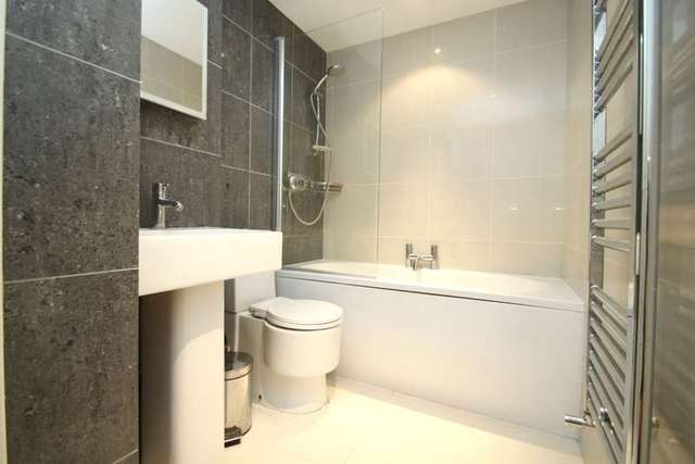  Image of 2 bedroom Flat to rent in Kingsworthy Close Kingston upon Thames KT1 at Kingston Upon Thames Surrey, KT1 3ER