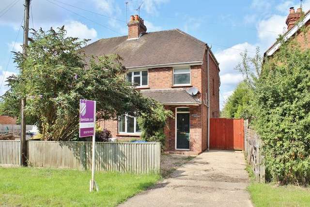  Image of 3 bedroom Semi-Detached house to rent in Bath Road Knowl Hill Reading RG10 at Knowl Hill Reading, RG10 9UR