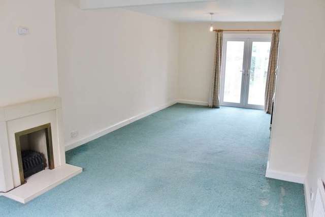  Image of 3 bedroom Semi-Detached house to rent in Bath Road Knowl Hill Reading RG10 at Knowl Hill Reading, RG10 9UR