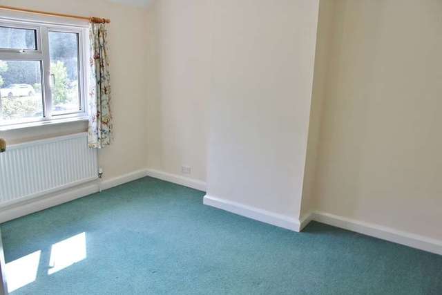  Image of 3 bedroom Semi-Detached house to rent in Bath Road Knowl Hill Reading RG10 at Knowl Hill Reading, RG10 9UR