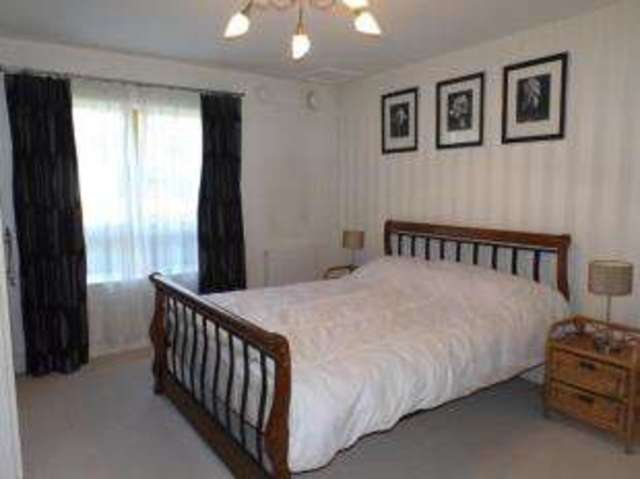  Image of 2 bedroom Flat for sale in Windsor Esplanade Cardiff CF10 at Cardiff Caerdydd Grangetown, CF10 5BG