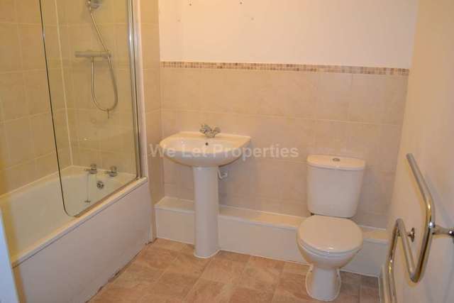  Image of 2 bedroom Apartment to rent in Pilgrims Way Salford M50 at Pilgrims Way  Salford, M50 1AU