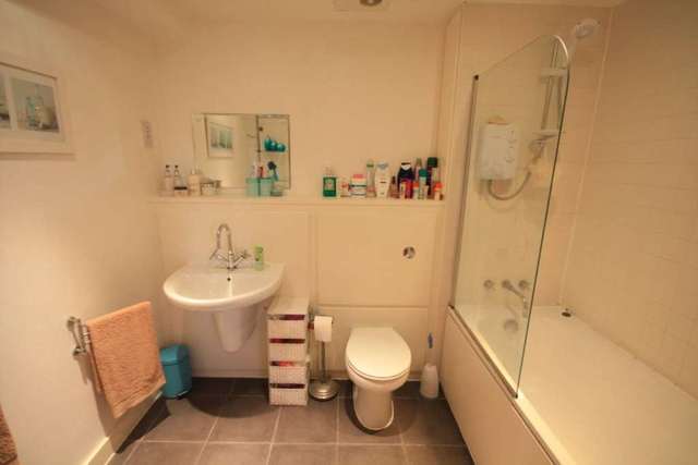  Image of 2 bedroom Apartment for sale in Lakeside Rise Manchester M9 at Blackley New Road  Manchester, M9 8QB