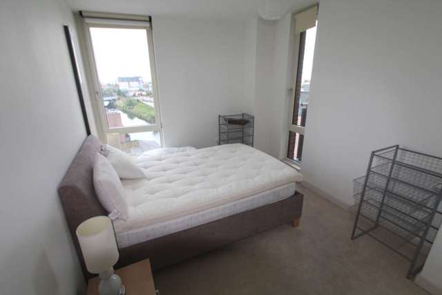 Image of 2 bedroom Apartment to rent in Leftbank Manchester M3 at Leftbank  Manchester, M3 3AJ