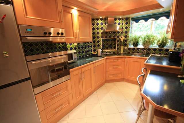  Image of 2 bedroom Apartment for sale in Links View Court Whitefield Manchester M45 at Links View Court Whitefield Manchester, M45 7HP