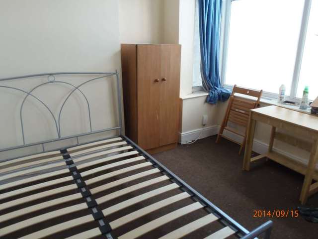 Image of 4 bedroom Detached house to rent in Littleton Road Salford M6 at Littleton Road  Salford, M6 6ED