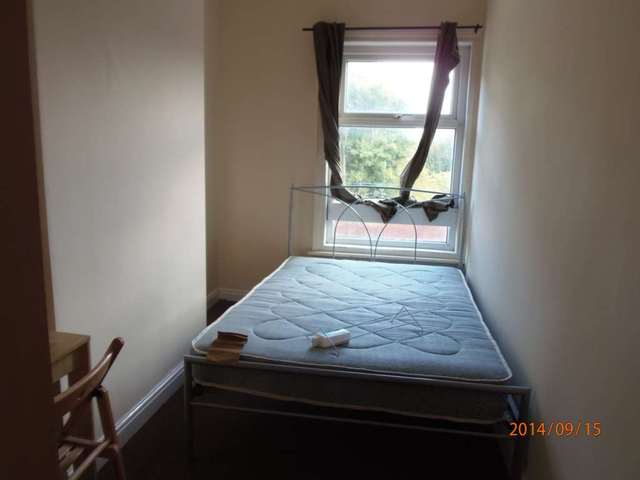 Image of 4 bedroom Detached house to rent in Littleton Road Salford M6 at Littleton Road  Salford, M6 6ED
