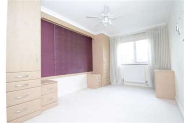  Image of 2 bedroom Flat to rent in London Lane Bromley BR1 at Bromley, BR1 4HB