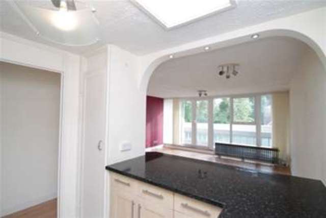  Image of 2 bedroom Flat to rent in London Lane Bromley BR1 at Bromley, BR1 4HB