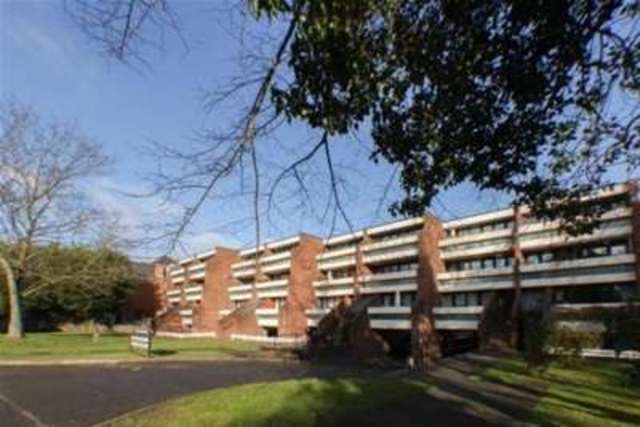  Image of 2 bedroom Flat to rent in London Lane Bromley BR1 at Bromley, BR1 4HB