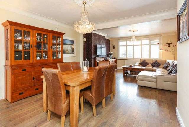  Image of 4 bedroom Semi-Detached house for sale in Bush Hill Road London N21 at Bush Hill Road  London, N21 2DR