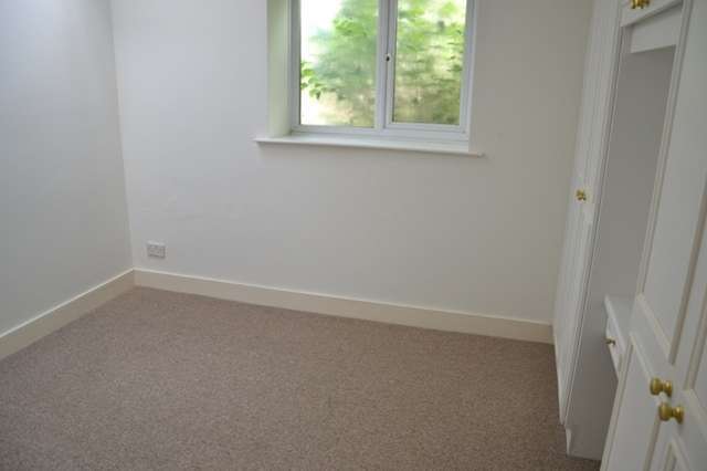  Image of 2 bedroom Flat to rent in London Road East Batheaston Bath BA1 at 239 London Road East Batheaston Bath, BA1 7RL
