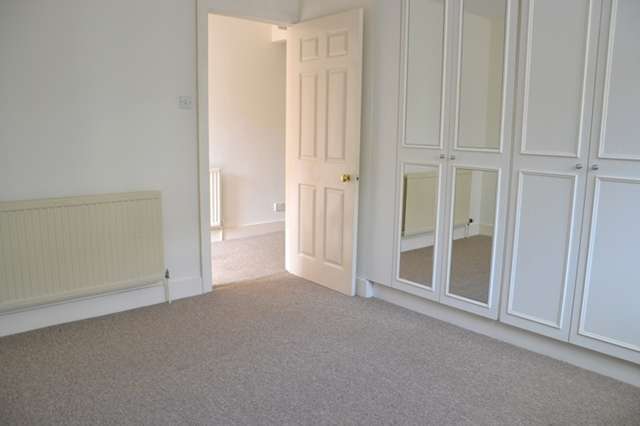  Image of 2 bedroom Flat to rent in London Road East Batheaston Bath BA1 at 239 London Road East Batheaston Bath, BA1 7RL