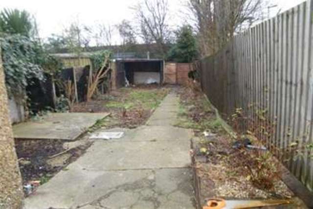  Image of 2 bedroom Terraced house to rent in Jarrah Cottages London Road Purfleet RM19 at Purfleet, RM19 1SA