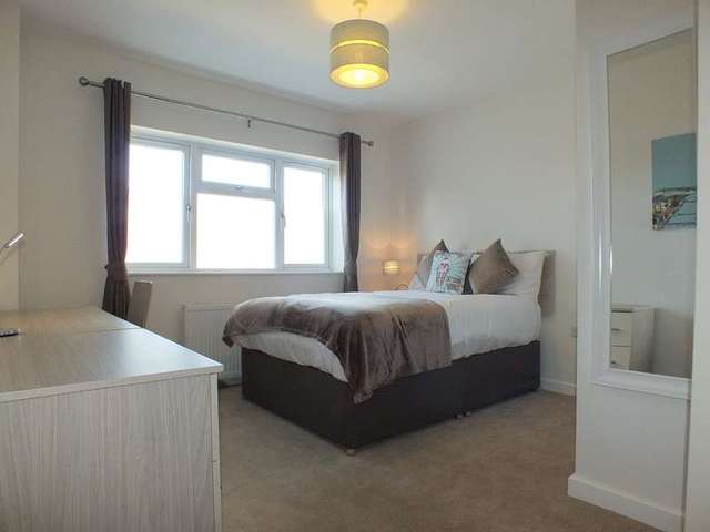  Image of 1 bedroom Detached house to rent in London Road Earley Reading RG6 at Earley Reading Berkshire, RG6 1AJ