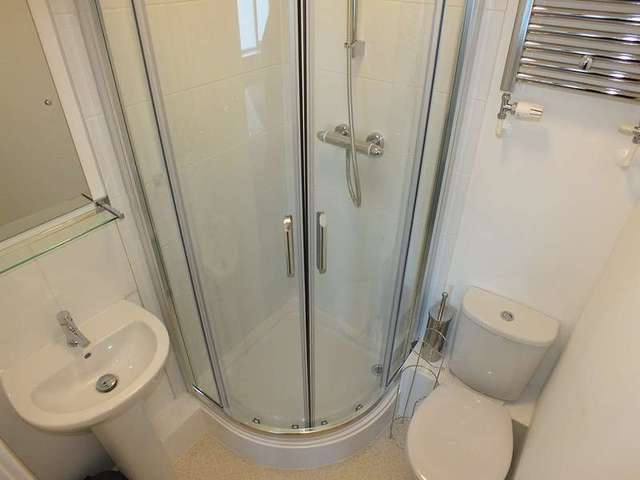  Image of 1 bedroom Detached house to rent in London Road Earley Reading RG6 at Earley Reading Berkshire, RG6 1AJ