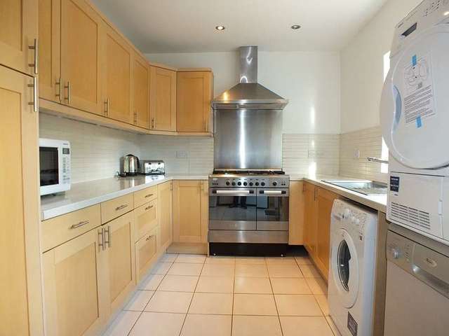  Image of 1 bedroom Detached house to rent in London Road Earley Reading RG6 at Earley Reading Berkshire, RG6 1AJ