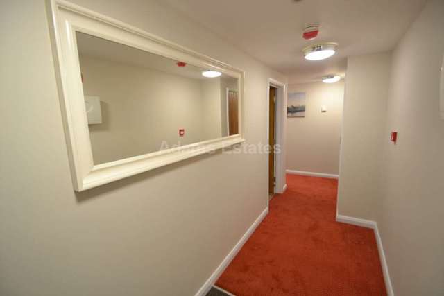  Image of 1 bedroom Apartment to rent in London Street Reading RG1 at London Street  Reading, RG1 4SJ