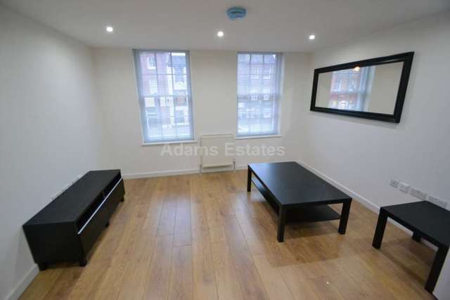  Image of 1 bedroom Apartment to rent in London Street Reading RG1 at London Street  Reading, RG1 4SJ