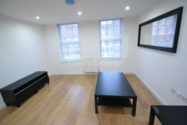  Image of 1 bedroom Apartment to rent in London Street Reading RG1 at London Street  Reading, RG1 4SJ