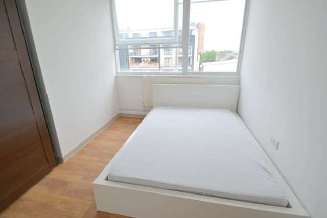  Image of 2 bedroom Flat to rent in Long Street London E2 at Old Street  Shoreditch, E2 8HJ