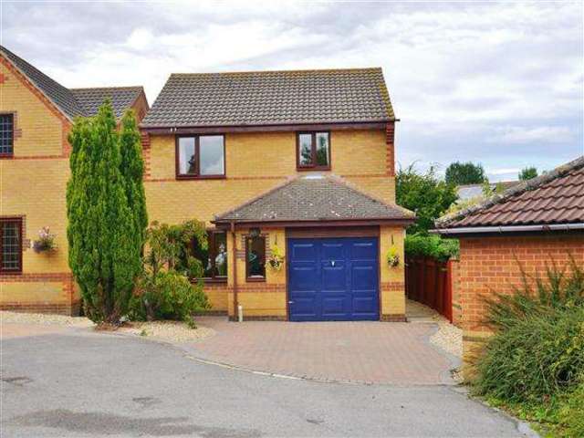  Image of 3 bedroom Detached house for sale in Longcliffe Road Grantham NG31 at Manthorpe, NG31 8EE