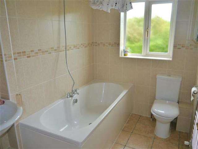  Image of 3 bedroom Detached house for sale in Longcliffe Road Grantham NG31 at Manthorpe, NG31 8EE