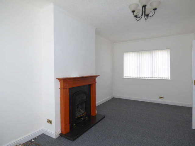  Image of 3 bedroom Semi-Detached house to rent in Longroyd Grove Hunslet Leeds LS11 at Leeds West Yorkshire, LS11 5HQ