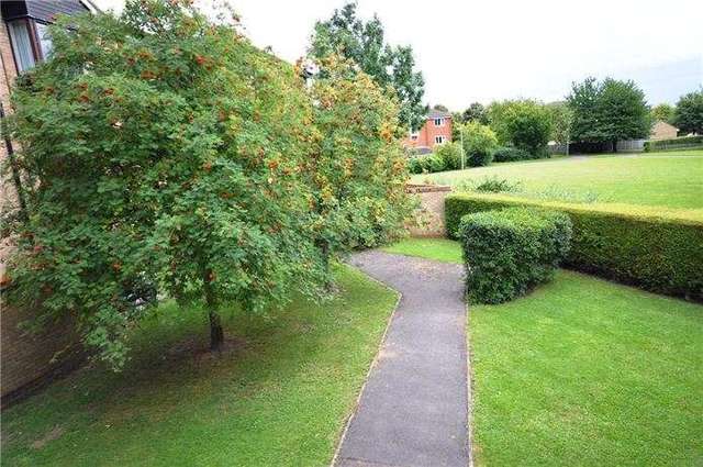  Image of 1 bedroom Flat to rent in Loris Court Cherry Hinton Cambridge CB1 at Cherry Hinton, CB1 9GF